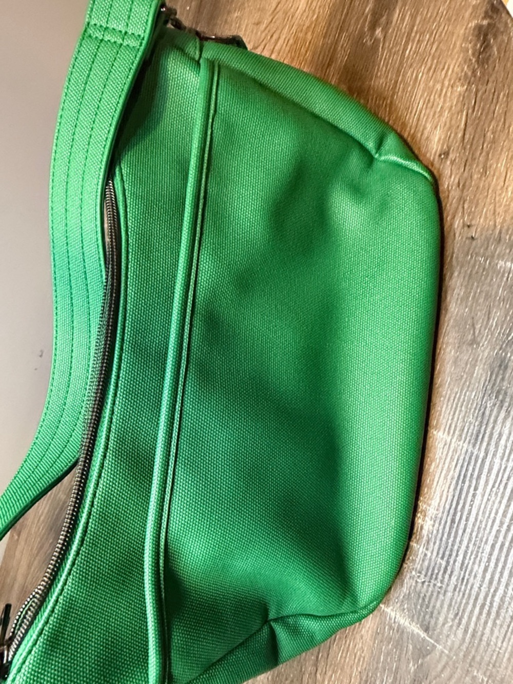 Lug Harmony Matte Luxe VL crossbody or messenger bag. - Picture 4 of 6